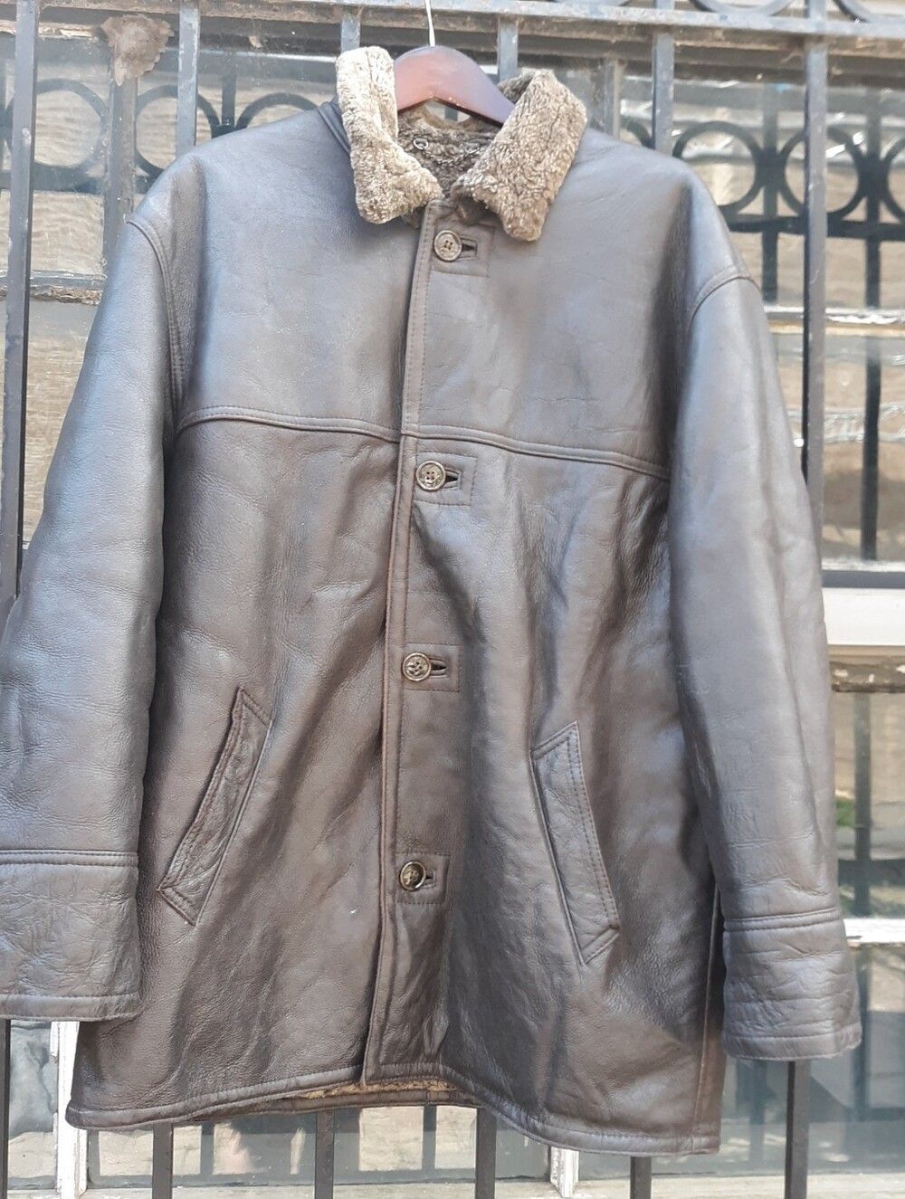 Studio 100% Sheepskin Leather Shearling Jacket Mens XL Chocolate Brown